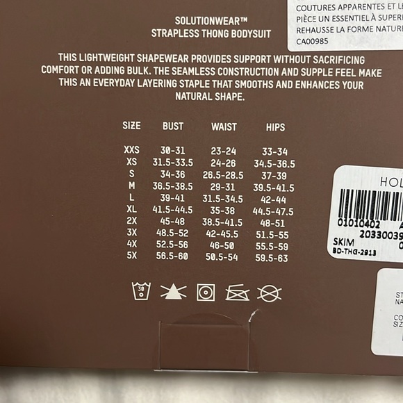 NWOT: Skims seamless sculpt straplesss thong bodysuit - Picture 5 of 5